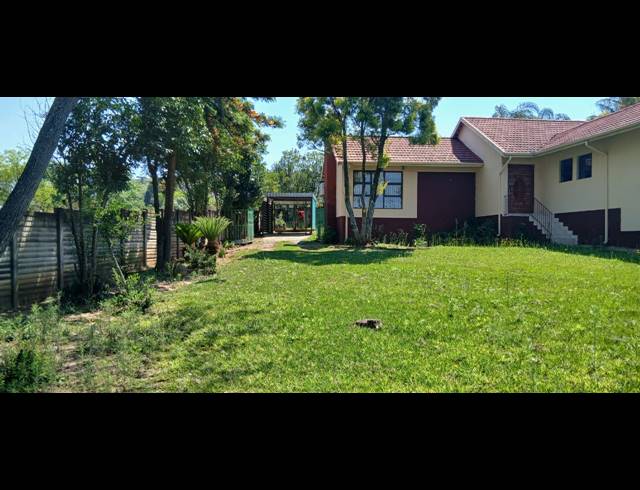 3 BEDROOM FREEHOLD FOR SALE IN SUNNYRIDGE